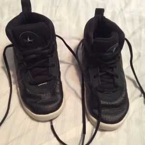 Boys 10c black Jordan’s